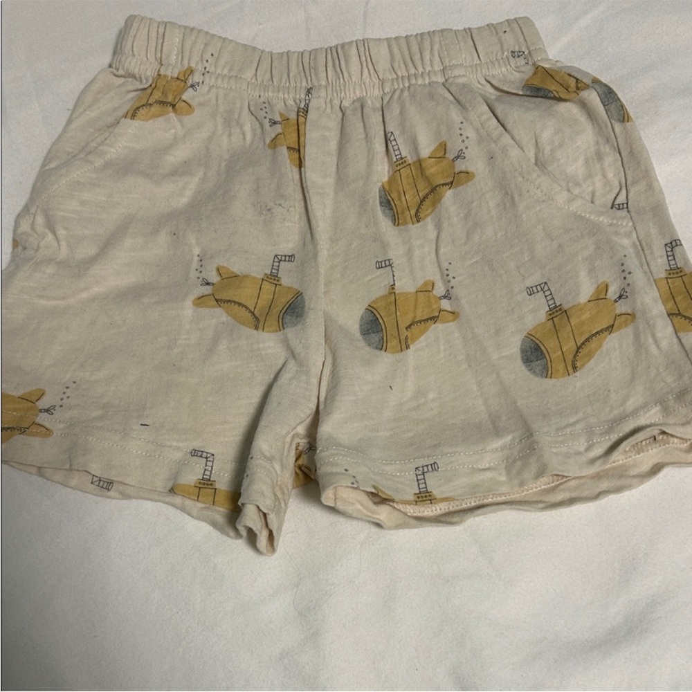 Rylee + Cru Kids Cream Submarine Shorts with Yellow Graphic - size 4-5 yr - Picture 4 of 10